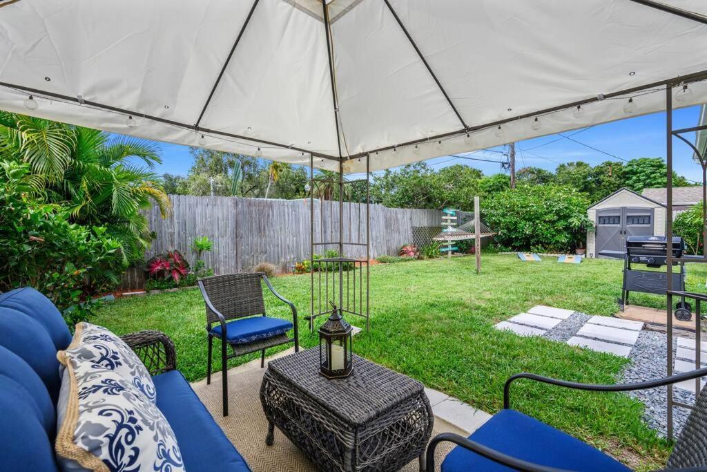 The Spanish Beach Home Only 10Mins From The Beach! Largo Luaran gambar
