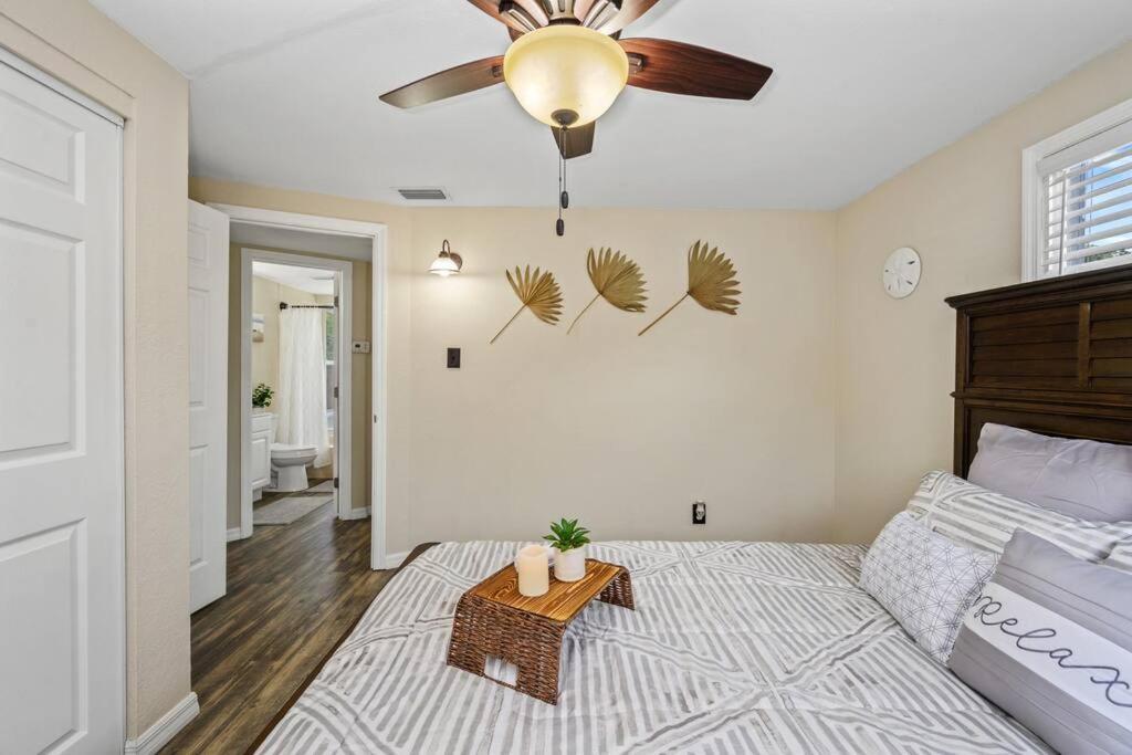 The Spanish Beach Home Only 10Mins From The Beach! Largo Luaran gambar